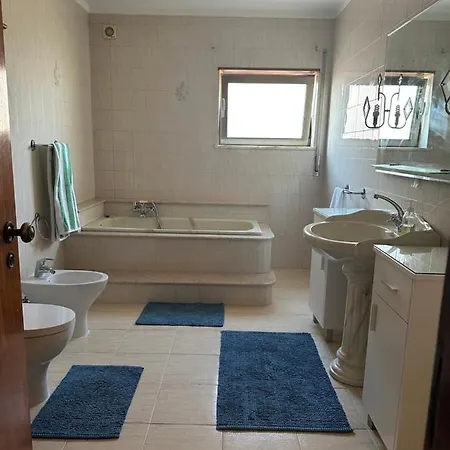 Front Surf House * Figueira da Foz