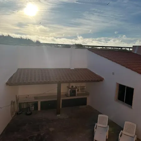 Сasa de vacaciones Front Surf House